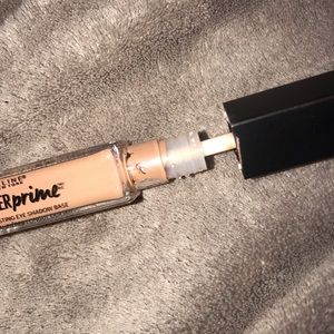 Maybelline ny. primer & single eyeshadow pots ❤️